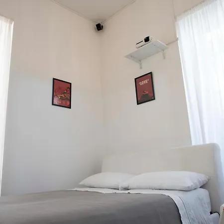 Apartment Vomerwood Loft - Luxe And Spacious House In Vomero Naples