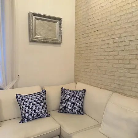 Apartment Vomerwood Loft - Luxe And Spacious House In Vomero *
