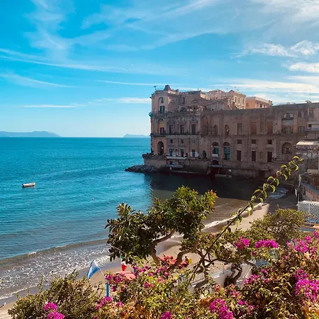 Vomerwood Loft - Luxe And Spacious House In Vomero Naples